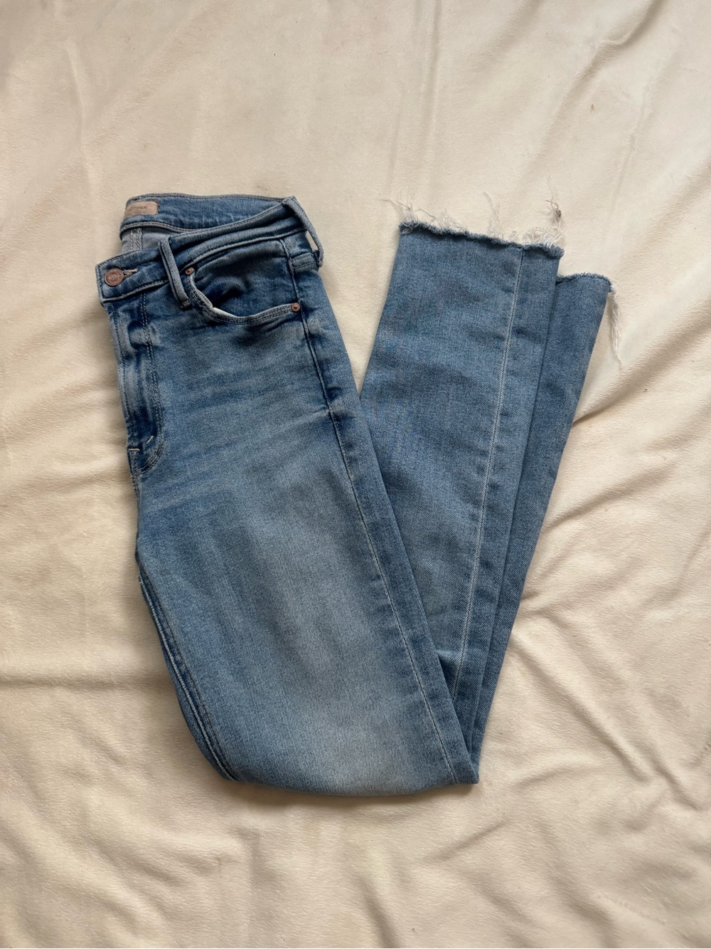 MOTHER jeans Mid Rise Dazzler ankle fray